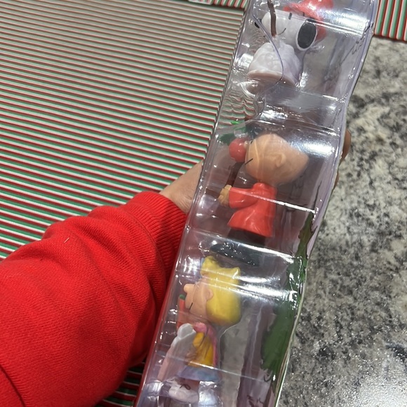Peanuts Holiday Figures Snoopy Charlie Brown Christmas Figurines Collectibles - Picture 6 of 10